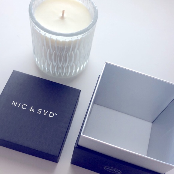 Nic & Syd Swarovski Crystal Soy Wax Candle - Grapefruit scent - Picture 4 of 9